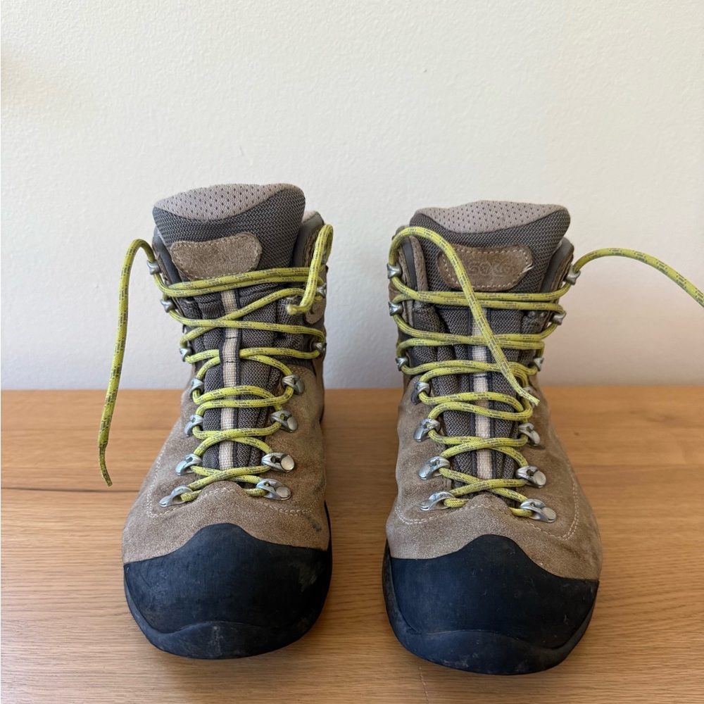 Asolo Tacoma GTX mid hiking boot